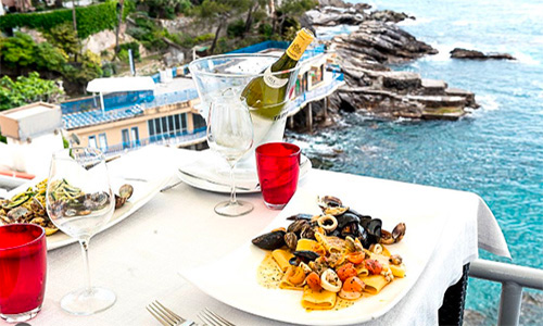 Quando il mare<br>è una tavola (imbandita)