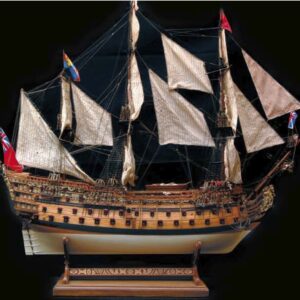 Modellini di barche in scatola, c’è chi  li costruisce e chi li fa diventare capolavori