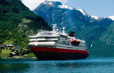 Crociere nei Fiordi, questi Postali  vi "spediscono" nel Nord più incantato