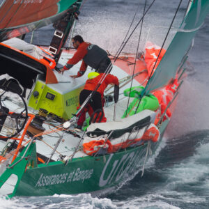 Volvo Ocean Race, neppure la falla ferma  la corsa di Groupama ad Auckland
