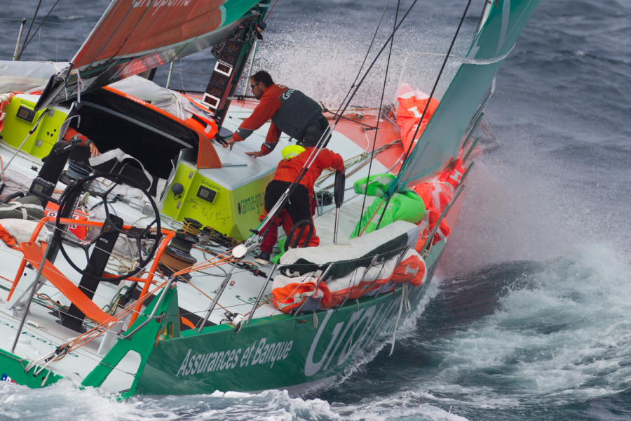 Volvo Ocean Race, neppure la falla ferma  la corsa di Groupama ad Auckland