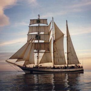 Sanremo vi invita a salire a bordo  del Pogoria, veliero polacco di 50 metri