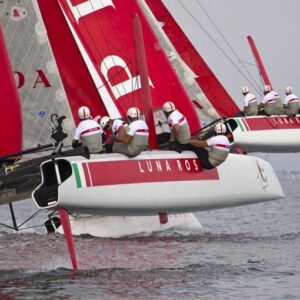La nuova Luna Rossa sorge nel mare di Palermo e lancia la sfida all’America’s Cup