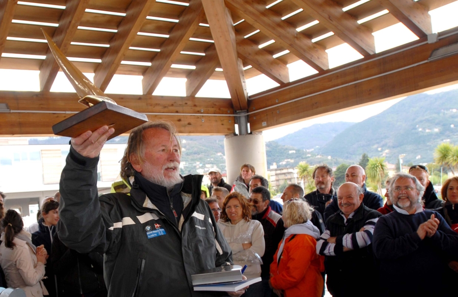 Mauro Pelaschier campione di solidarietà  vince il Trofeo 10000 vele per Vernazza