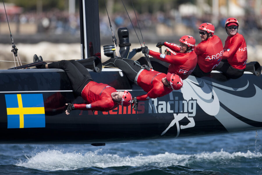 AC World Series di Napoli: domina Emirates Team New Zealand, risorge Luna Rossa