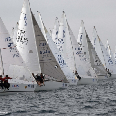 Campionati europei classe J24,  il Club nautico Arzachena salpa in testa...