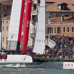Swordfish e Piranha, le due facce  di Luna Rossa risplendono su Venezia