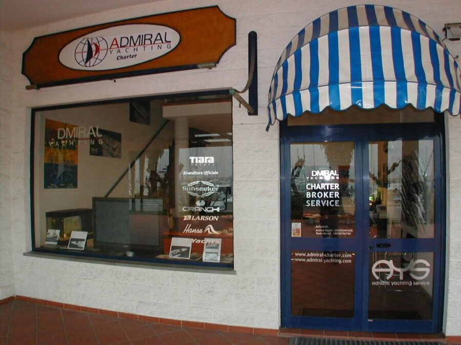 Corte Lotti Marine e Admiral Yachting timonano Tiara Yacht nel sud Adriatico