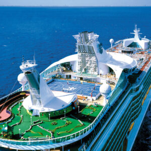 Navigator of the Seas, in mezzo al mare  si arrampica, si pattina sul ghiaccio…