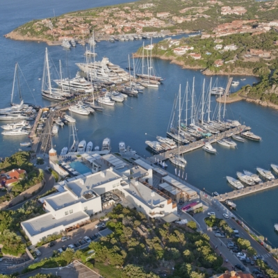 Le 16 "cattedrali del mare" si sfidano  nella SuperYacht Regatta 2012