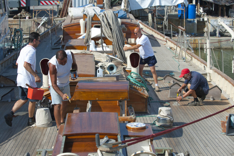 Cantieri di Sestri, il restauro che dona  una nuova vita alle imbarcazioni