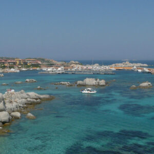 Cavallo, tutta la privacy di un’isola privata con il pieno dello yacht a prezzo scontato