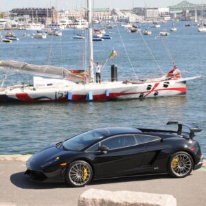 Vento di Sardegna, la tenuta di strada della Lamborghini aiuta a tenere meglio il mare