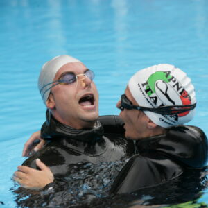 Il bacio in apnea più lungo del mondo?  È durato 3 minuti e 43 secondi