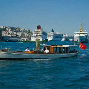 Ysolt, la lancia a vapore del 1893 che  dal Solent ha navigato nel Bosforo