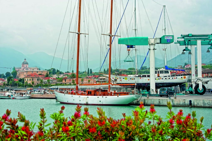 La barca dei sogni? Per trovarla  basta navigare nel mare di Internet