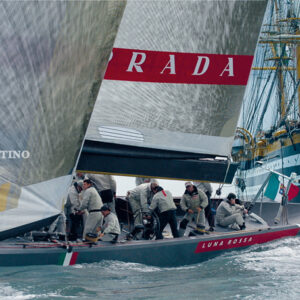 Luna Rossa e Amerigo Vespucci,  un incontro magico da immortalare