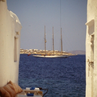 Mykonos, nell'isola dove la notte è infinita  gli approdi sono aperti fino all'alba