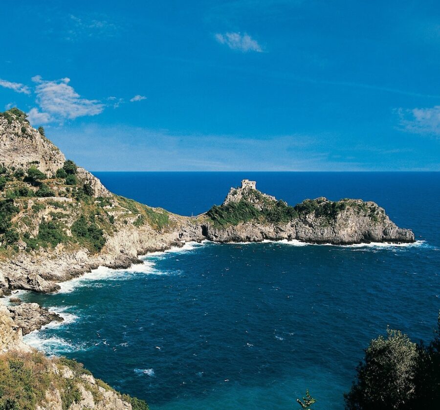 Toglietemi tutto, ma non la vacanza.  Gli italiani non rinunciano al mare