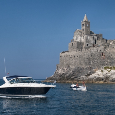 Tiara 3100 Coronet, la barca che taglia  i costi d'acquisto e manutenzione