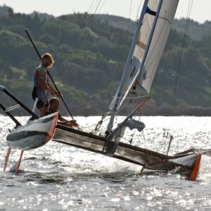 Circumnavigare la Sardegna in 3 giorni  in catamarano? One Shot ci prova