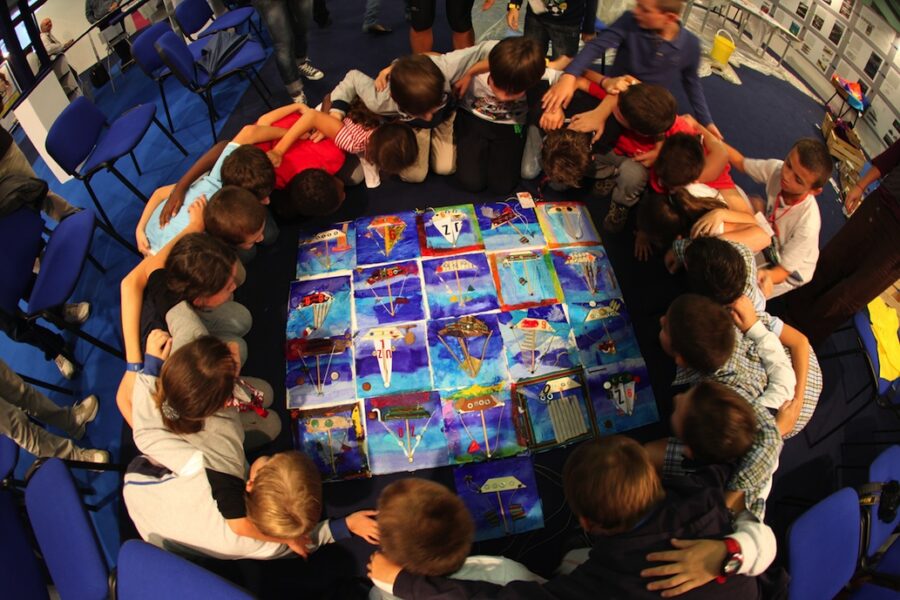 Salone nautico di Genova, gli studenti  vanno a lezione di vela con la Fiv