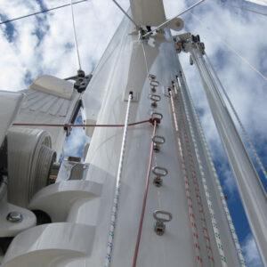 In mare le trecce sanno essere  più resistenti perfino che nelle favole