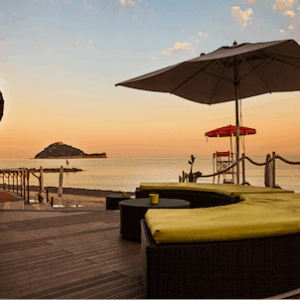 Una rotonda sul mare? Al Luxury   Beach anche dimezzata è bellissima