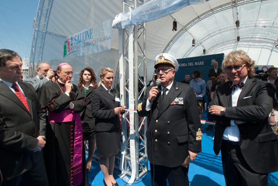 Diteci in che porto volete attraccare  e vi diremo tutto quello che troverete