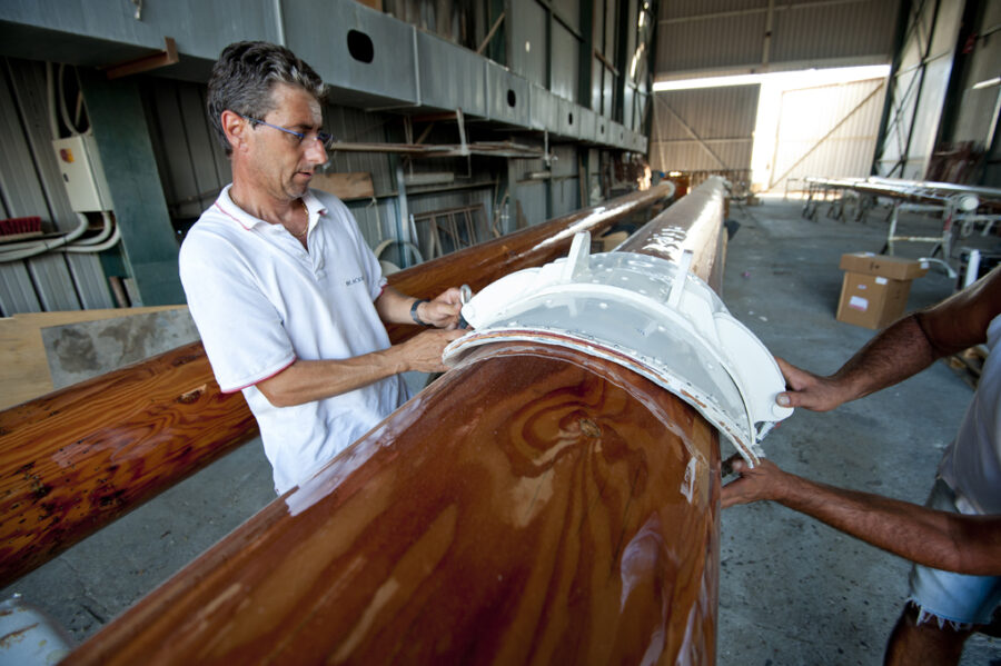 È primavera e ai Cantieri navali di Sestri  è tempo di far rifiorire gli scafi