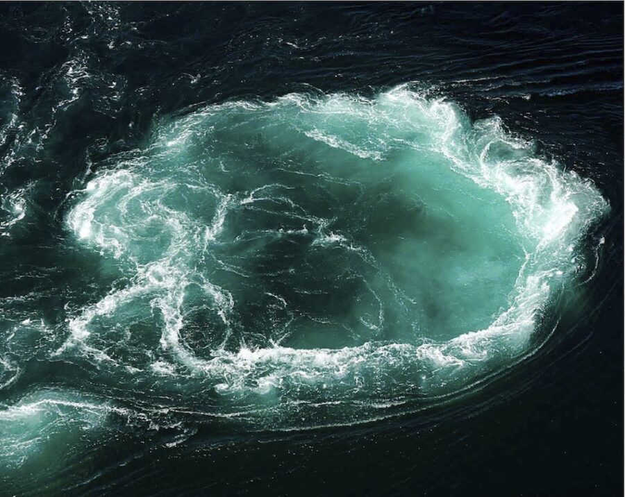 Gorghi, i mostri pronti a inghiottire  il mare creando spettacoli da brividi