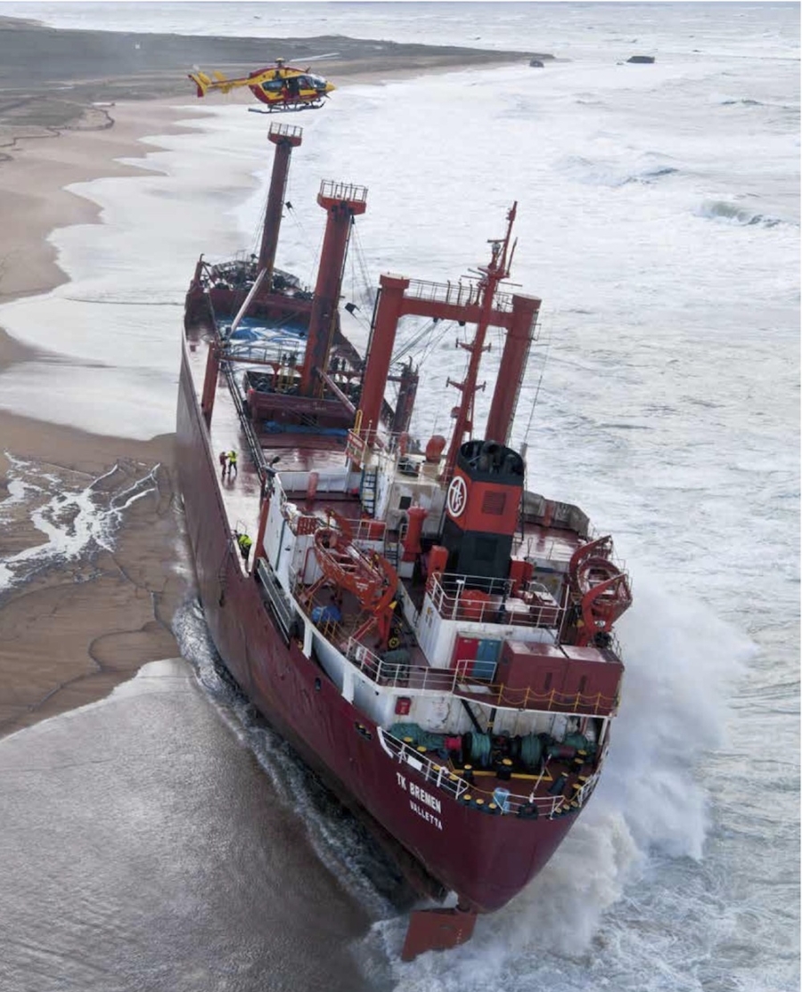 Sfidare il mare può essere pericoloso   Soprattutto se le onde impazziscono