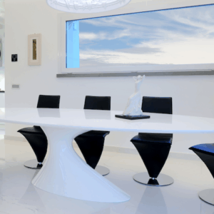 La bitta si trasforma in un tavolo  e ormeggia allo Yacht Club…