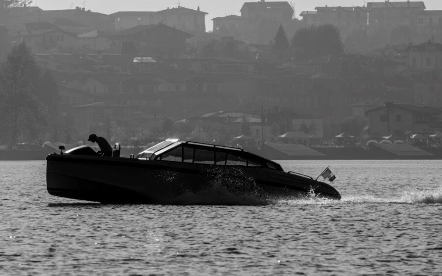 Venezia in pericolo per colpa di onde  e inquinamento: una barca la salverà?