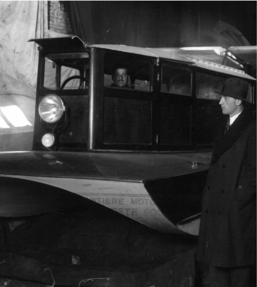 Slitta marina? Fu costruita con due  eliche, un motore d'aereo e un sogno