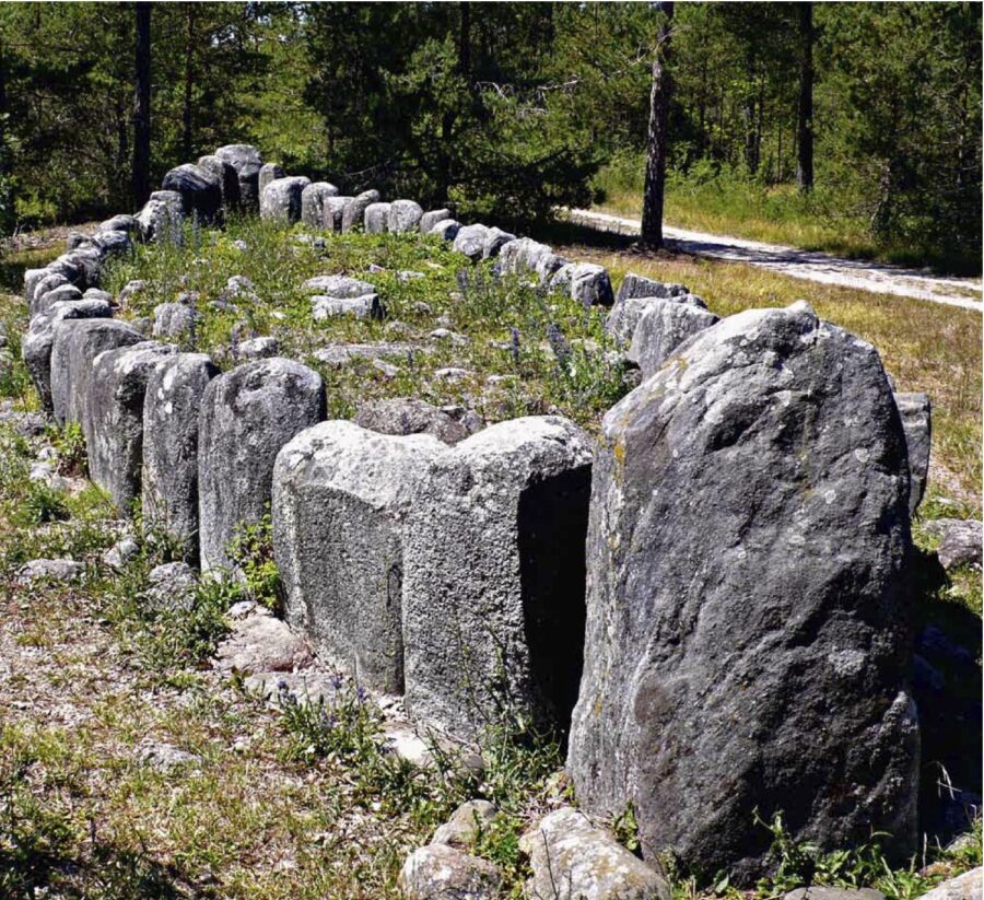 Navi di pietra, le tombe dei vichinghi  che navigavano verso l'altro mondo