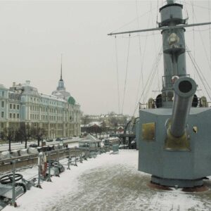 Aurora, il simbolo della Rivoluzione  diventato un museo galleggiante