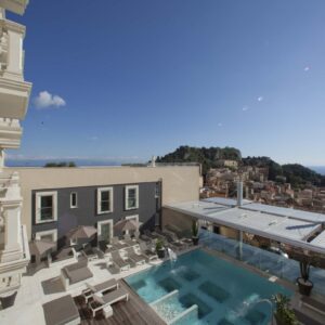 Taormina infila la nona perla  nella collana degli hotel più preziosi