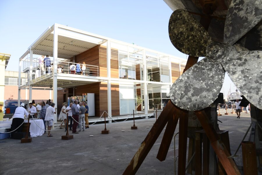 Cantieri Navali di Sestri, dal "ponte"  della nuova sede si vede il futuro