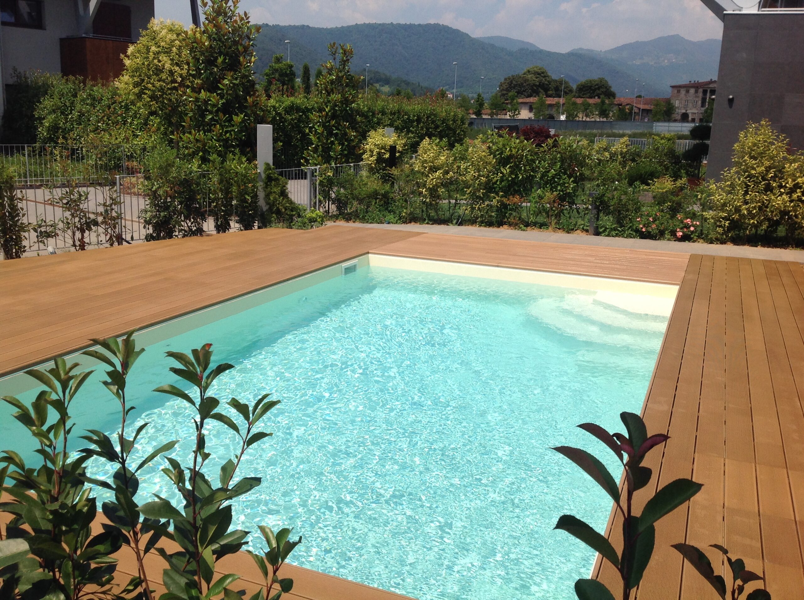Casa al mare? Meglio con la piscina.  In giardino, in terrazza, all’interno…