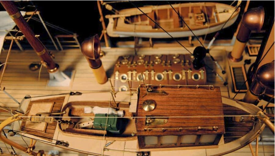 Schaarhorn, il modellino del battello  strano varato dopo 900 ore di lavoro