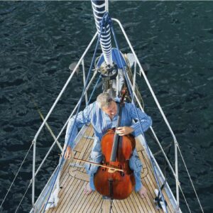 Roberto Soldatini, la libertà del mare  vissuta con l’inseparabile Stradivari