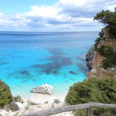 Sardegna, più è selvaggia più è bella:  Scopritelo a Cala Goloritzé, Cala Mariolu...