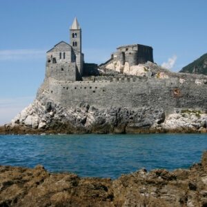Porto Venere, il borgo di pescatori   diventato un’esca irresistibile per turisti