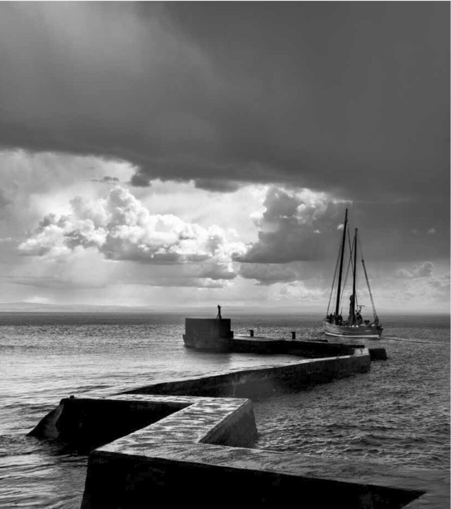 La foto che ha mostrato come nessun'altra  la passione inglese per la navigazione