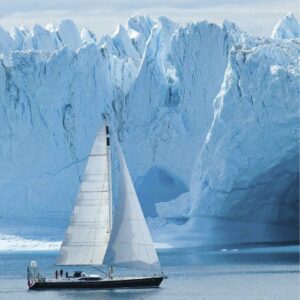 L’equipaggio intrappolato fra i ghiacci salvato  grazie a un’impresa ai confini della realtà