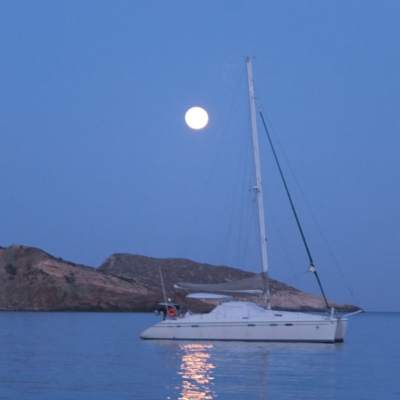 Vacanza in barca nell'Egeo, la nuova  stagione molla gli ormeggi da Kos