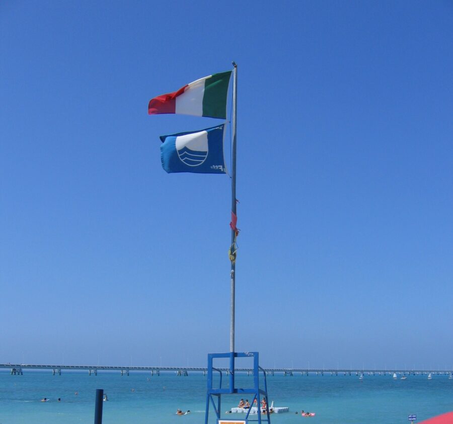 Bandiera Blu 2025: ecco le 487 spiagge  In Italia dove il mare è davvero da sogno