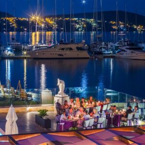 Una crociera in Dalmazia per imparare  a destreggiarsi fra timone e fornelli