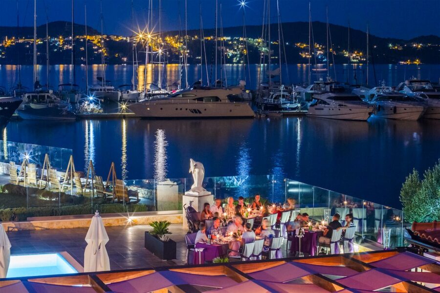 Una crociera in Dalmazia per imparare  a destreggiarsi fra timone e fornelli